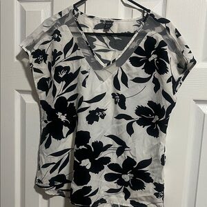 Source Unknown Monochrome Floral Blouse